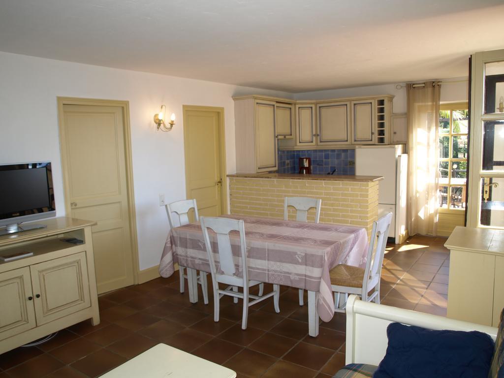 Les Lauriers Roses Rayol-Canadel-sur-Mer Exterior foto