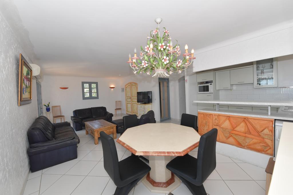 Les Lauriers Roses Rayol-Canadel-sur-Mer Exterior foto