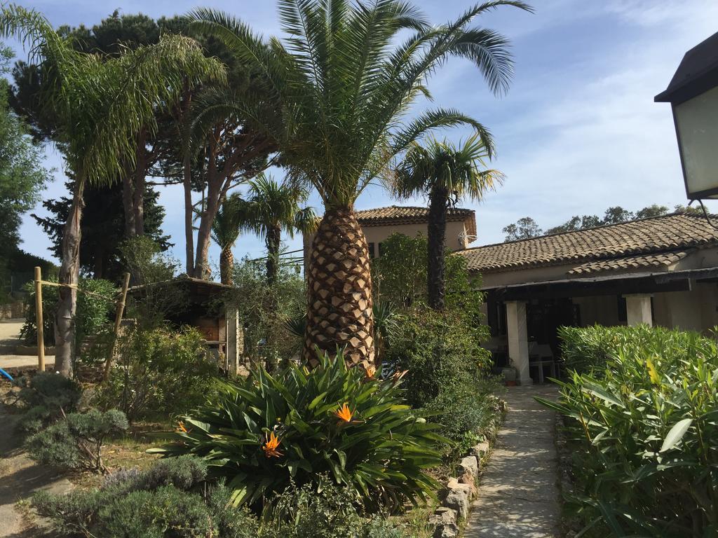 Les Lauriers Roses Rayol-Canadel-sur-Mer Exterior foto