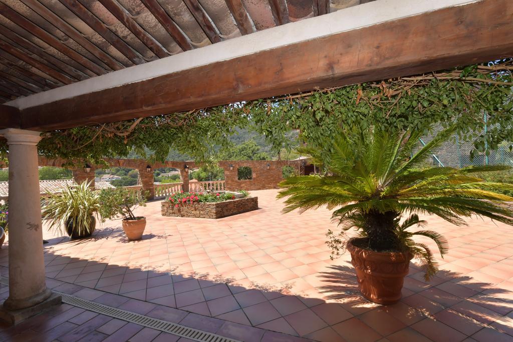 Les Lauriers Roses Rayol-Canadel-sur-Mer Exterior foto