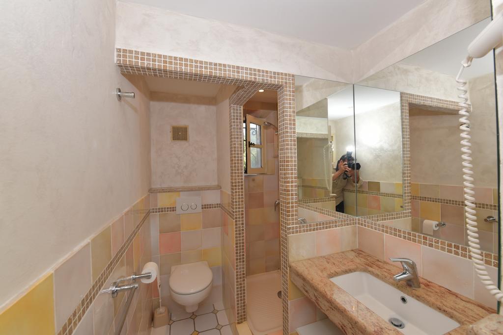 Les Lauriers Roses Rayol-Canadel-sur-Mer Exterior foto